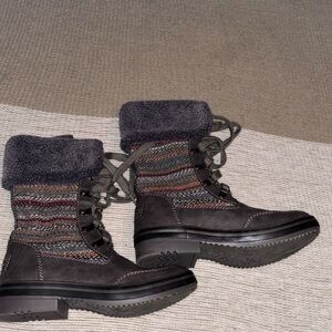 NWOT Rocket Dog Gray Knit Cuff Lace-Up Winter Boots